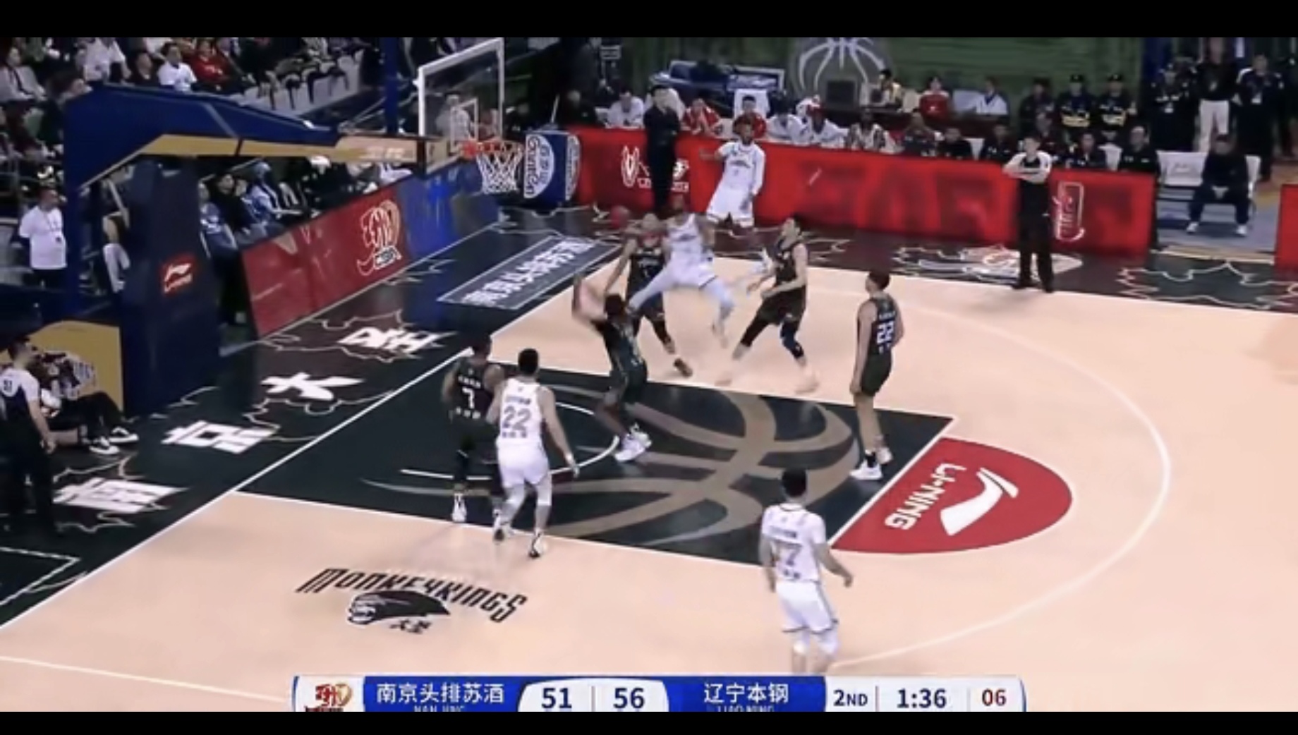 【比赛策略】如何布置攻守转换?顶尖运动员的战术揭秘 【比赛策略】如何布置攻守转换?顶尖运动员的战术揭秘