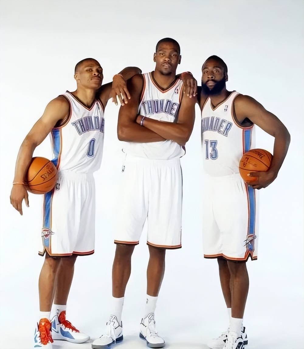 鹈鹕锋线双子星合力，成功击退强敌的简单介绍