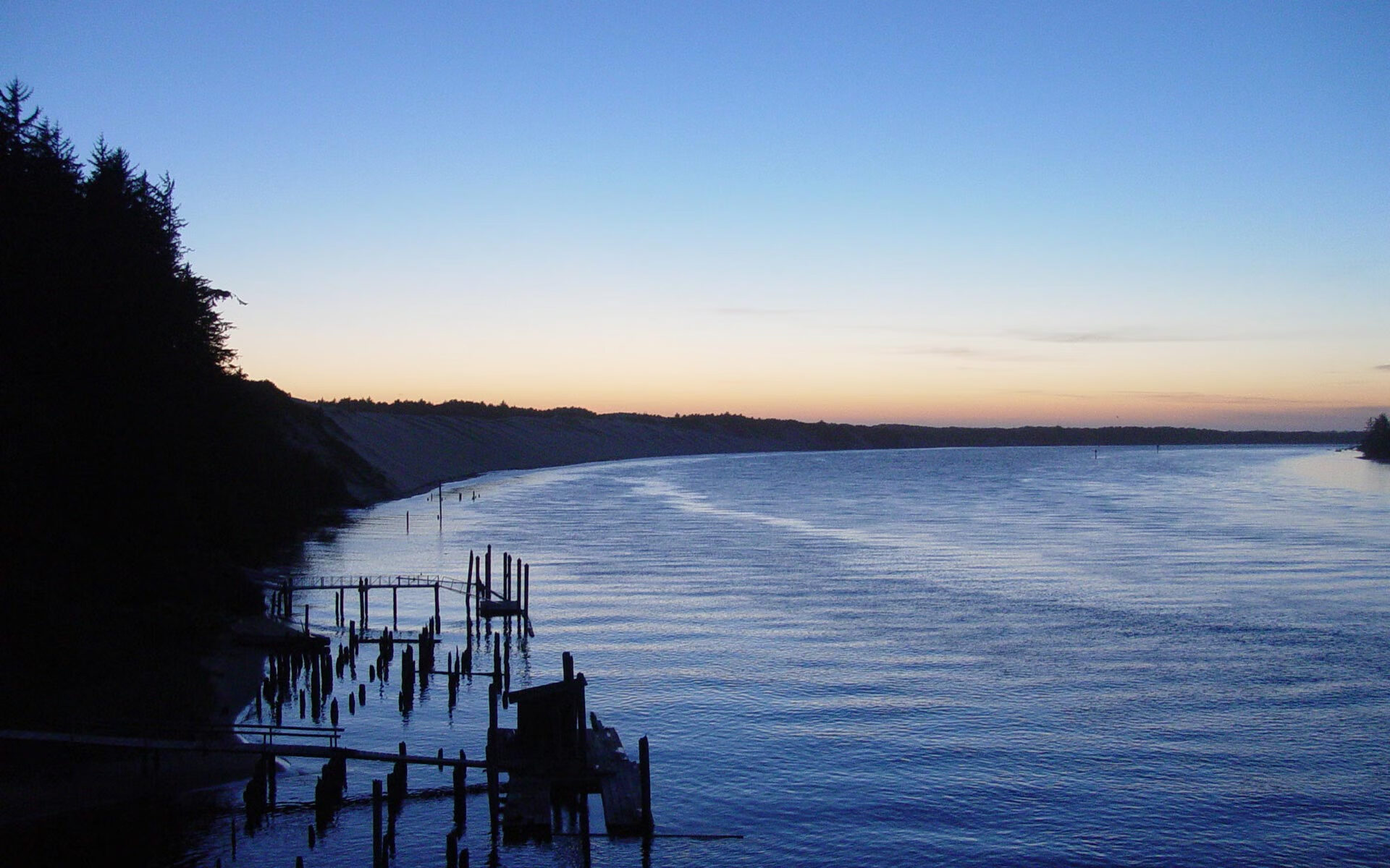 户外攀岩赛事，挑战极限的高墙之战，户外攀岩危险吗