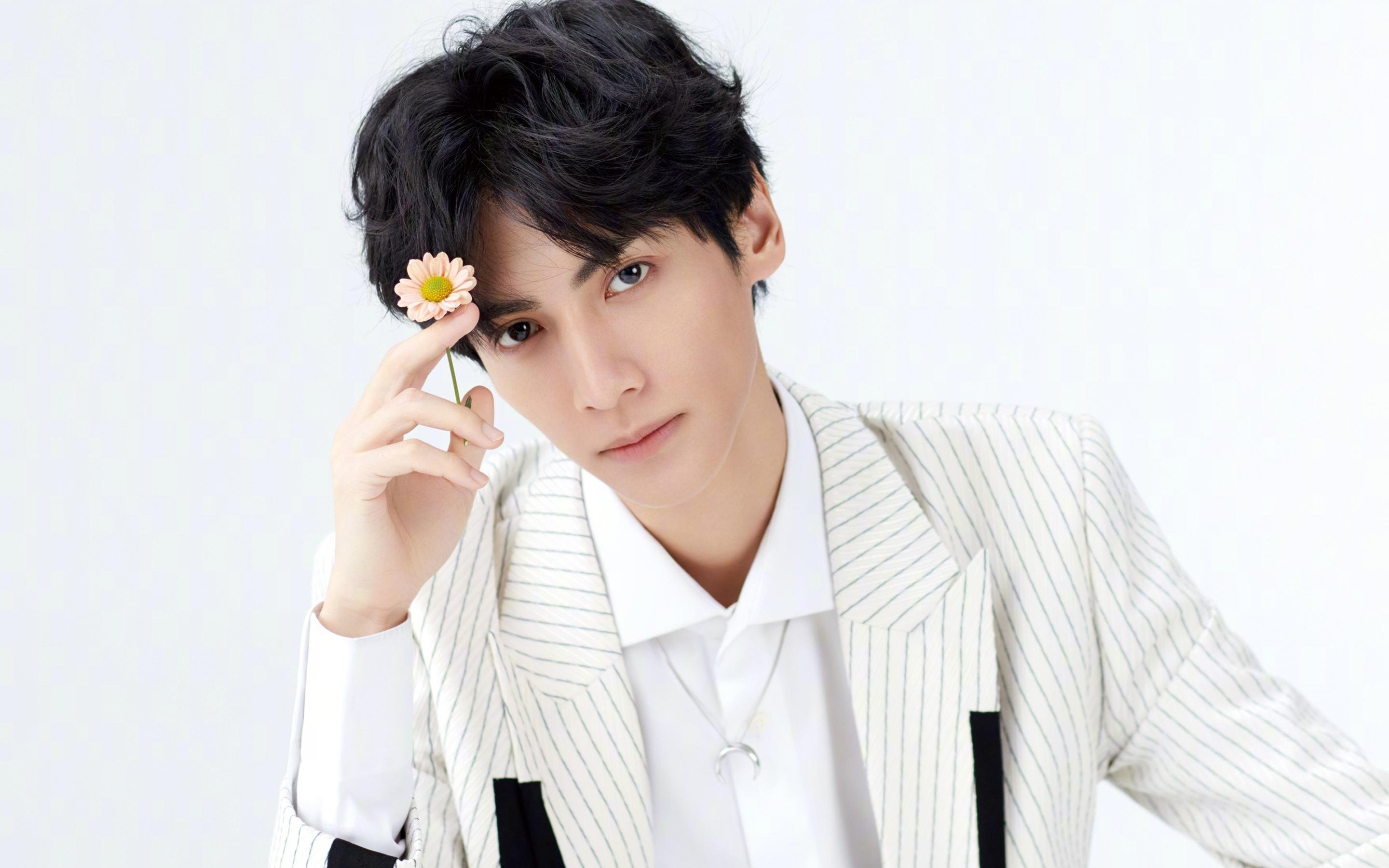 狼队中场球员遭遇伤病困扰,缺席下一场比赛,狼队主场qg