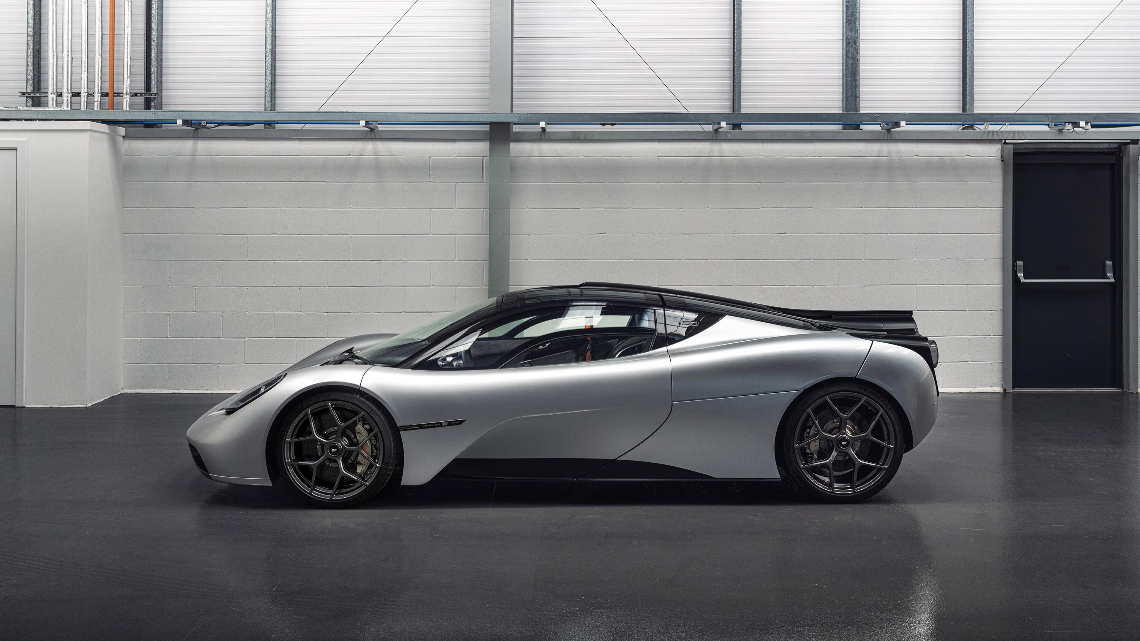 哈斯克决赛中段加速领跑赛道,哈克里斯集锦