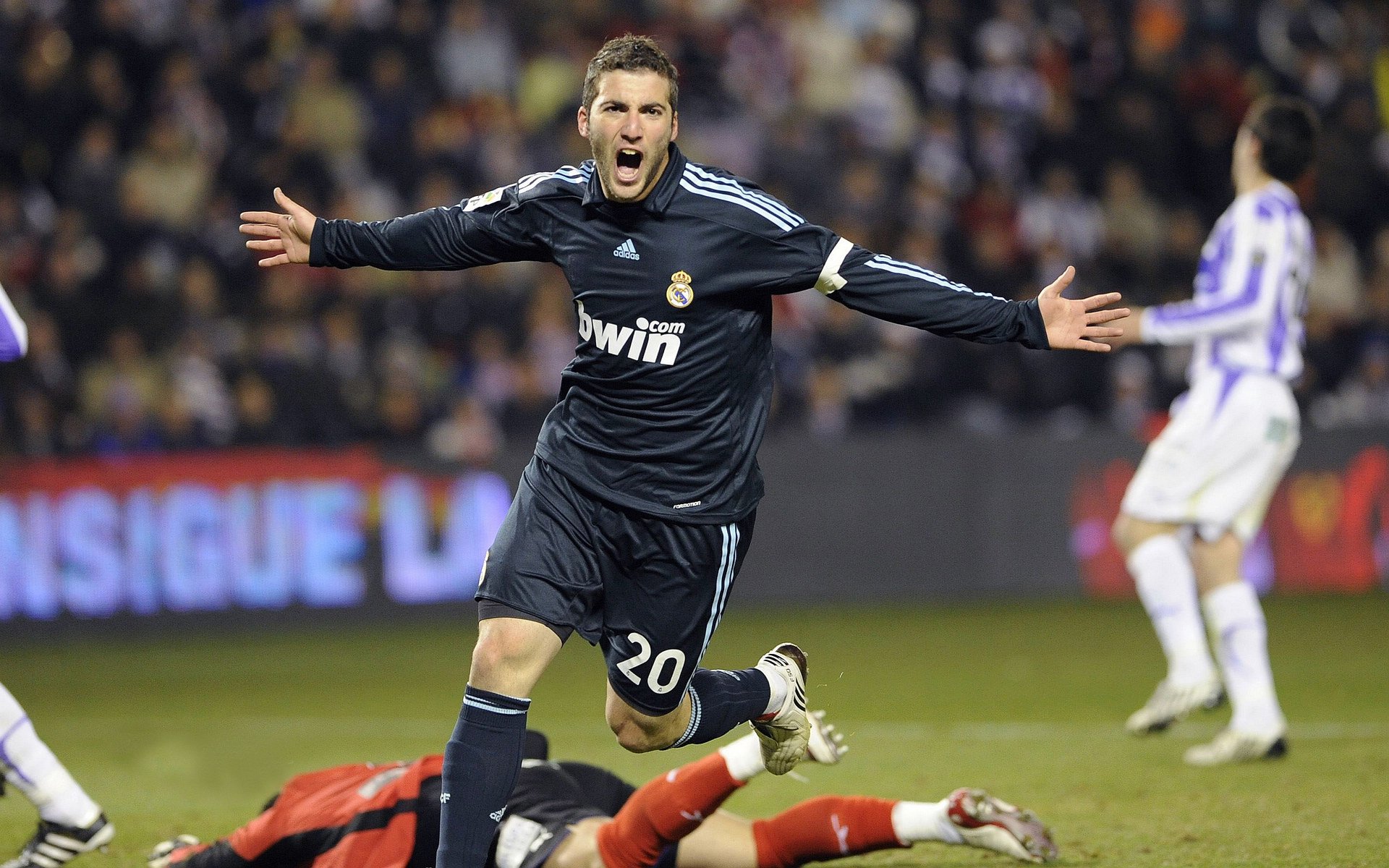 法甲蓝血豪门：豪门争锋，精彩纷呈，法甲豪门球队